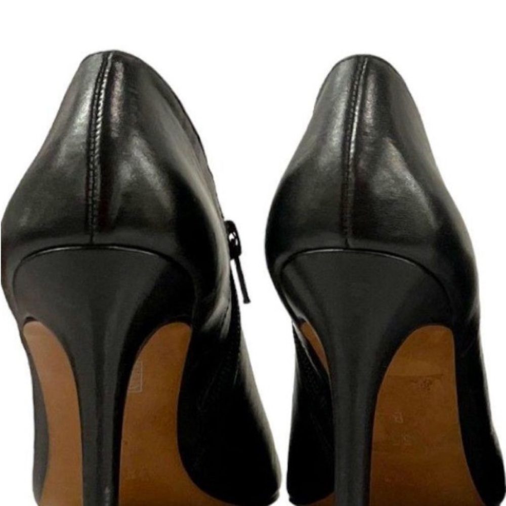 Coach - Picture 4 of 6